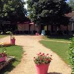 Des 3 Anes Bed & Breakfast 4*