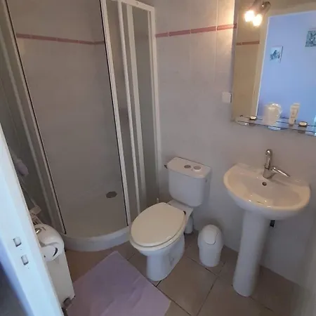 Des 3 Anes לינה וארוחת בוקר